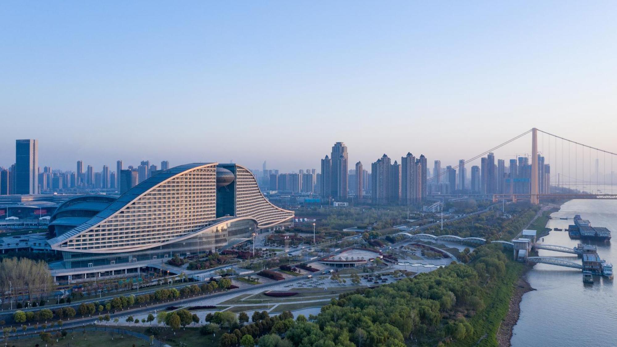 Intercontinental Wuhan By Ihg - Yangtze River View المظهر الخارجي الصورة