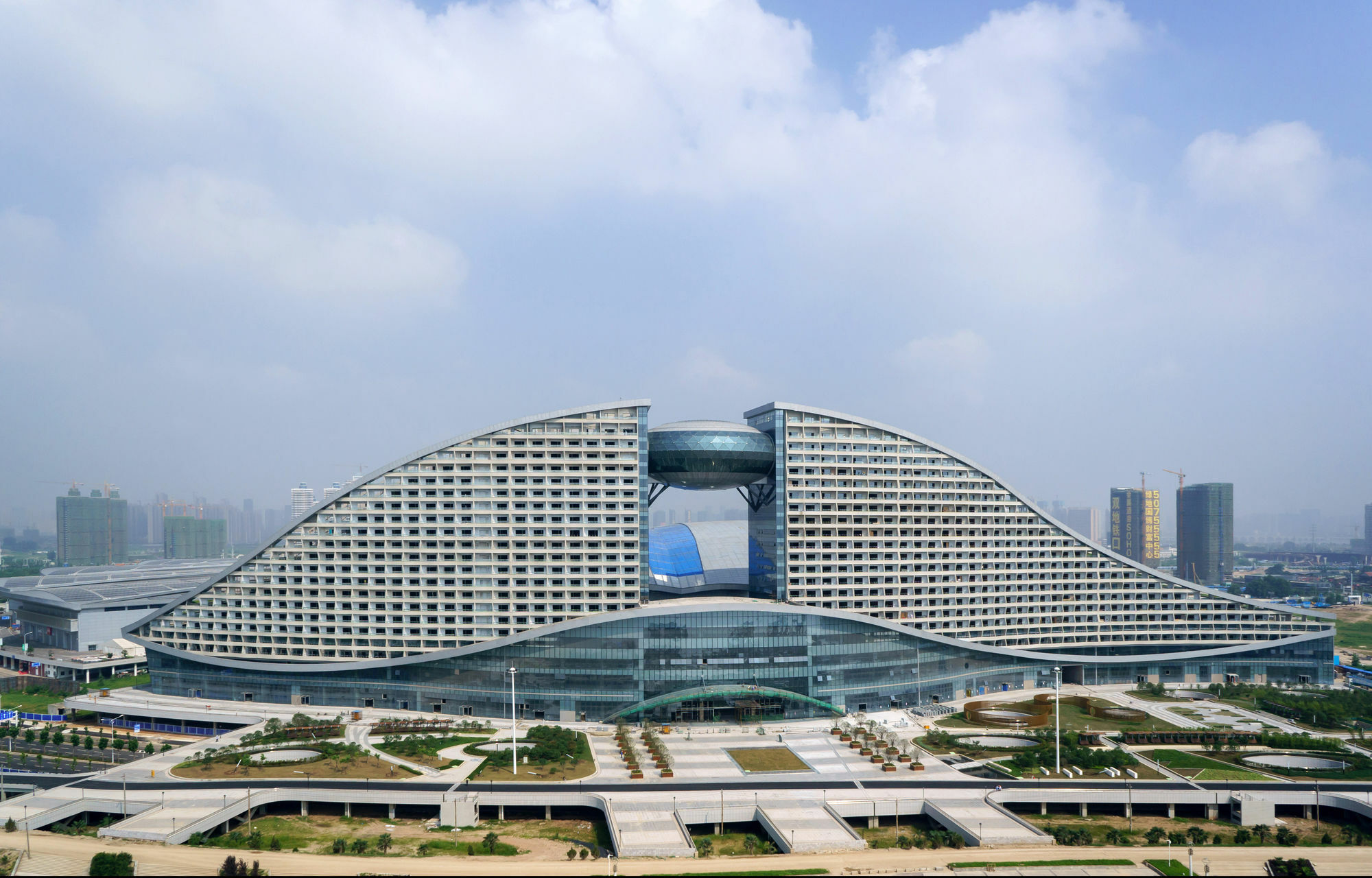 Intercontinental Wuhan By Ihg - Yangtze River View المظهر الخارجي الصورة